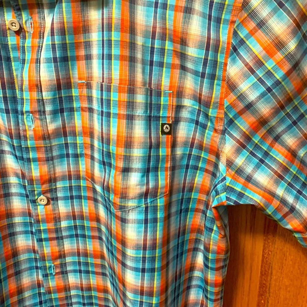 Marmot short sleeve button up shirt NWOT.
